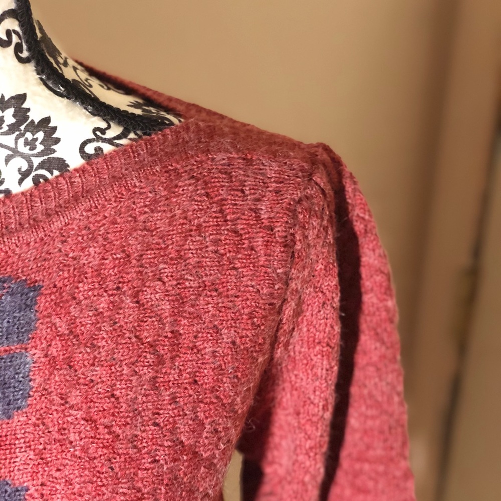 Red blue and grey design wye oaks sweater - Picture 3 of 7